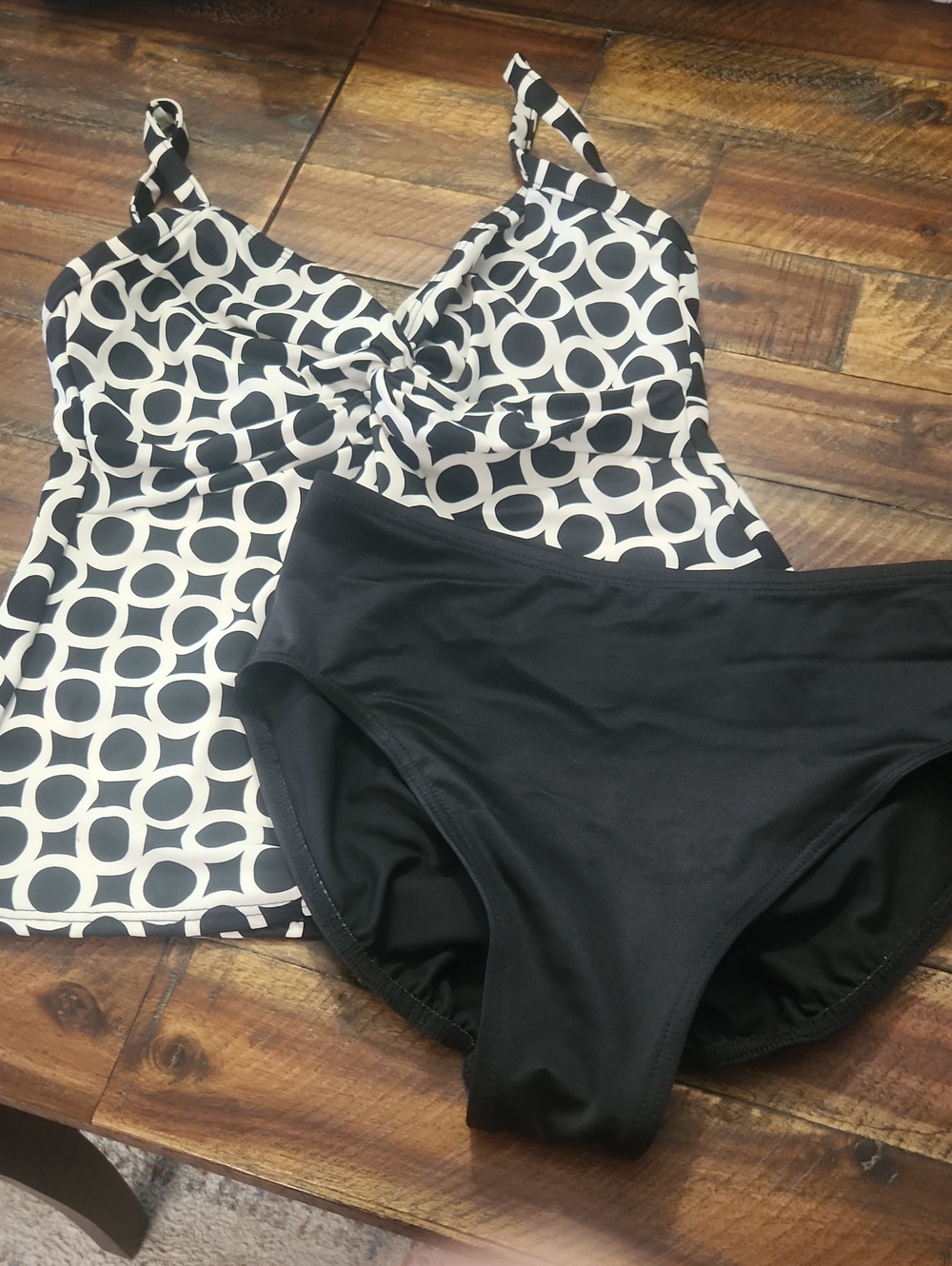Size 8 Miraclesuit Black & White Circle-Print Tankini with Solid Black Bottoms